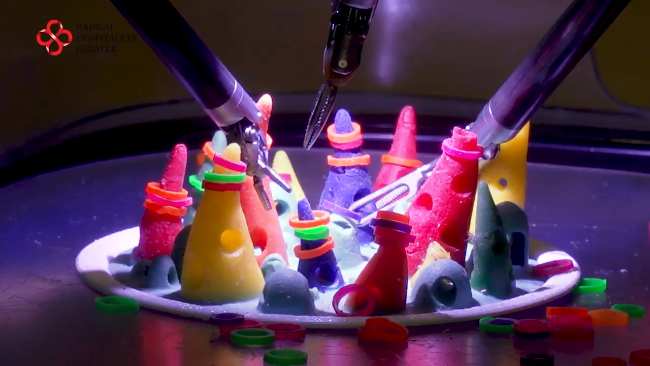 Robotkirurgidagen: Velkomstfest for ny operasjonsrobot