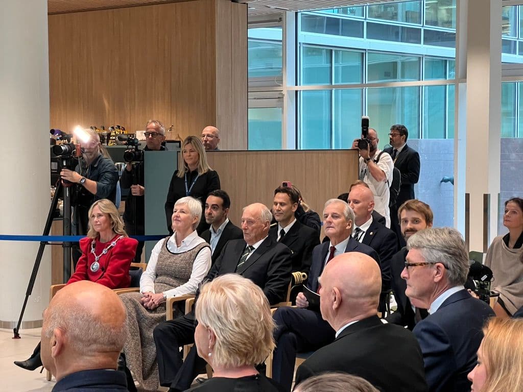 Kongen, Statsministeren og Helseministeren